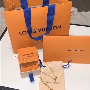 Louis Vuitton Essential V Necklace